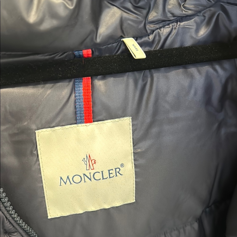 Moncler Puffer Jacket - Picture 7 of 7